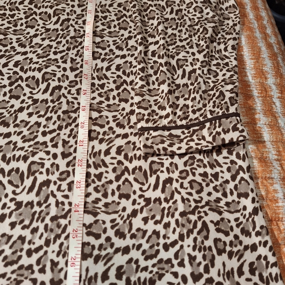 Kim Rogers Intimates Beige and Brown Leopard Print 3/4 Sleeve Nightgown - Picture 8 of 9